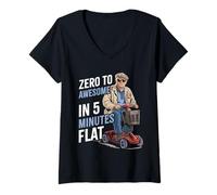 Mujer Viejo en un Scooter de Movilidad | Cero a Impresionante en 5 Minutos Camiseta Cuello V