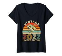Mujer Vintage 2022 Limited Edition Retro Birthday Cassette Tape Camiseta Cuello V