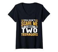 Mujer You Don't Scare Me I Have Two Teenagers Sarcasm Lindo Juego de Palabras Camiseta Cuello V
