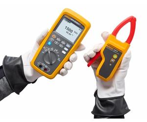 Multímetro digital Fluke 283 FC/PV para aplicaciones solares con pinza amperimétrica inalámbrica