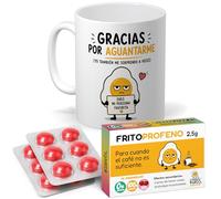 mundohuevo Regalo Pack Original para Amigos, Pareja, Familia y Oficina | Taza Divertida “Gracias por Aguantarme” 350 ml + 12 Caramelos de broma en blister Sin Azúcar con sabor cereza.