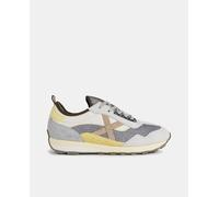 Munich Zapatillas de hombre en gris bajas tipo running con logotipo lateral y detalles en contraste. Gris 39