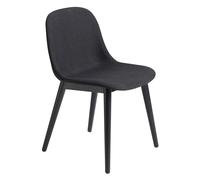 Muuto Silla Fiber Side Chair con patas de madera Remix 183-black
