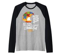 My Child See Differently Autistic Autism Awareness Mom life Camiseta Manga Raglan