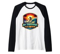 My Therapist Is A Wave Surfer Surfing Therapy Tabla de Surf Camiseta Manga Raglan