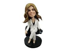 mydedor Bobblehead personalizado, figura 3D de la foto, jefe de negocios femenino, figura ejecutiva de traje blanco, decoración de oficina personalizada, regalo personalizado para mujeres líderes
