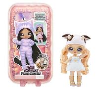 Na! Na! Na! Surprise Fuzzy Serie 1 - Cora Cowgirl - Muñeca de moda articulable 18 cm - Inspirada en una vaca, cuerpo flocado, gorro, gafas, traje y zapatos - Juguete para niños y niñas de 4+ años