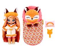 Na! Na! Na! Surprise Serie Camping- Sierra Foxtail - Muñeca de Peluche Inspirada en un Zorro, con Pelo Naranja y Saco de Dormir - Incluye Vestido, Almohada y Cepillo - Coleccionable - Edad: 5+ años