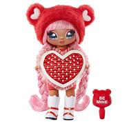 Na! Na! Na! Surprise Serie Sweetest Heart- Valentina Moore - Muñeca de Peluche roja con Pelo Rosa, Vestido en Forma de corazón y Cepillo - para coleccionar - Gran Regalo para niños a Partir de 5 años