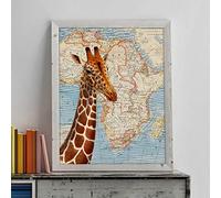 Nacnic Posters de objetos sobre mapas. Lámina Girafa sueña África, con diseño de objetos sobre mapas vintage. Tamaño A4