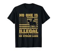 nadie es ilegal en camisa de campo robada Camiseta