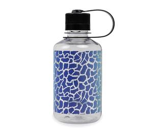 Nalgene Sustain Tritan - Botella de agua sin BPA hecha con material derivado del 50% de residuos de plástico, 16 onzas, boca estrecha, jirafa arcoíris