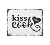 NAMEY Divertido letrero vintage de metal de estaño con texto en inglés "Kiss The Cook Kiss The Cook", arte de cocina para decoración de cocina, impresión de 12 x 16 pulgadas, adecuado para decoración