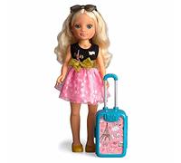 Nancy - Chic Viaja A París, con una Maleta Rosa para Guardar Todos los Accesorios de Viaje y de Belleza de la muñeca, Juguete para niñas y niños a Partir de 3 años Famosa, (700015341)