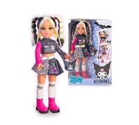 Nancy Fashion Kuromi - Muñeca de Look Rebelde con Cabello Bicolor, Camiseta a Cuadros, Mini Falda y Botas Rosadas de Caña Alta, Incluye Bolso a Juego, +3 años, Famosa (NACA8000)