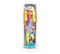 Nancy - Neon Yellow, muñeca con el Pelo de Color Amarillo neón Llamativo, con Flequillo y Liso, Pelo para peinar y Hacer Diferentes Looks, con Medias y Maquillaje a Juego, 3 años, Famosa (NAC23200)
