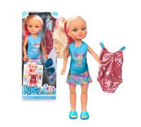 Nancy Tropical, Muñeca Vestida con un Conjunto Veraniego, Incluye un Trousseau de Traje de Baño de Lentejuelas y Sandalias, +3 años, Famosa (NAC93000)