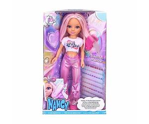 Nancy - Un día de Look Brillante, muñeca de Pelo Rosa, Juego para peinar y Decorar el Pelo, Crear diseños con Brillos, máquina de Gemas, 100 Accesorios, niños y niñas Desde 3 años, Famosa (NAC45000)