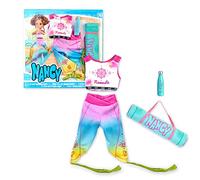 Nancy - Un día de Yoga, Set de ropita para muñecas Fashion con complementos y Ropa, Top, Mallas, y Accesorios de Deporte Esterilla y Botella, para niños y niñas Desde 3 años, Famosa (NAC28000)