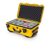 NANUK 935 - Maletín rígido Impermeable con Ruedas y Divisor Acolchado, Color Amarillo