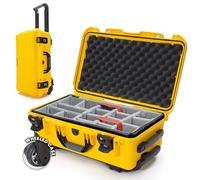 NANUK 935 - Maletín rígido Impermeable con Ruedas y Divisor Acolchado, Color Amarillo