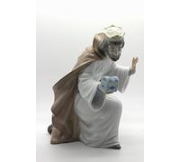 NAO Figura del Rey Melchor con Cofre en Porcelana Brillo. Figura de los Reyes Magos para Belén y Nacimiento. Decoración Navideña