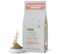 Nature's Protection Superior Care Comida para Perros Blancos Adultos - Pienso Hipoalergénico para Perros Sin Cereales con Salmón, Rico en Proteínas, Omega 3 y 6 - Antimanchas Lagrimales, 10 Kg
