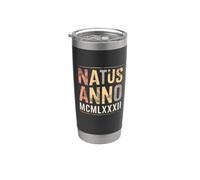 Natus Anno 1982 - Números romanos de cumpleaños retro MCMLXXXII Vaso térmico de acero inoxidable de doble pared