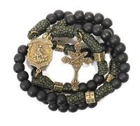 Nazareth Store Collar de rosario de paracord resistente y duradero de metal de bronce antiguo, cuentas de oración negras mate con medalla de San y crucifijo