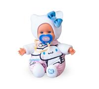Nenuco Cute Cinnamaroll, Mini Muñecos Bebé de 15 cm, Cuerpo Blandito y Vestido con un Diseño de los Personajes de Hello Kitty, Chupete Personalizado, Colecciona los Modelos, Famosa (NFNC2400)