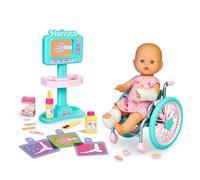 NENUCO - ¡Emergencia Doctora! Set de Juego, muñeco Bebe 35cm y Cuerpo Duro, con Accesorios para cuidar, radiografías, Silla de Ruedas y escayola, para niños y niñas Desde 2 años, Famosa (NFN63000)