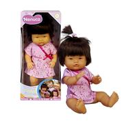 Nenuco - Mundo, Asiática, muñecos de Diferentes etnias, colección Exclusiva de muñecas con Conjuntos primaverales de dierentes países de Color Rosa, 3 Modelos, Famosa (700017431)