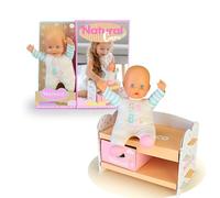 Nenuco - Muñeco con diseños en Colores Naturales, Incluye un Cambiador de cartón fácil de Montar. Un muñeco Bebe de 25cm y Cuerpo blandito. (NFN79000)