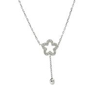 Never Say Never Precioso collar con colgante en forma de flor de oro blanco de 18k con 0.13cts de diamantes y cadena forzada de 45cm. Un regalo realmente especial, una flor para siempre.
