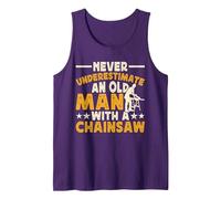 Never Underestimate An Old Man with A Chainsaw Camiseta sin Mangas, Hombre, Morado, S