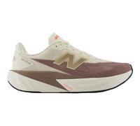 NEW BALANCE Fuelcell Rebel V5 - Hombre - Beige / Violeta - talla 45 1/2- modelo 2025