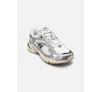 NEW BALANCE Zapatillas 725. Color blanco/color plata