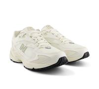 NEW BALANCE Zapatillas 725. Color Crudo