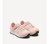 NEW BALANCE Zapatillas PV323. Color rosa
