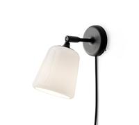 New Works Lámpara de pared Material White opal glass