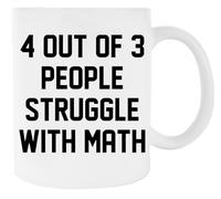 Newtee 4 De Cada 3 Personas Tienen Dificultades Con Las Matemáticas Bolsa De Gimnasio Taza De Cerámica Blanca Para Taza De Café Para Té White Ceramic Mug For Coffee Cup For Tea