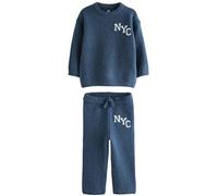 NEXT Niños Conjunto de punto de jerséi y pantalón de chándal estilo universitario con texto NYC Azul Marino 5 Años-6 Años