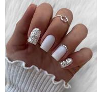 NICENEEDED 24 PCS Prensa Cuadrada Blanca Corta En las Uñas, Uñas Postizas de Cubierta Completa con Diamantes de Imitación Y Brillo Plateado, Novia Boda Barra Acrílica Brillante En Uñas para Mujeres