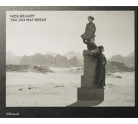 Nick Brandt. The day may break. Ediz. italiana (Varia)
