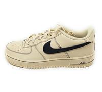 NIKE Air Force 1 HJ4563 300, Zapatillas deportivas de piel, beige con Swoosh negro, zapatillas de deporte clásicas, suela Air, beige, 39 EU