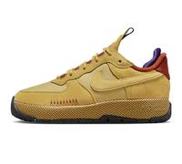 Nike Air Force 1 Wild - Zapatos para mujer, Oro de trigo/naranja resistente/morado campo, 44 EU