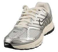 NIKE Air Pegasus 2005, Sneaker Mujer, Photon Dust Chrome Gridiron Sail, 38.5 EU