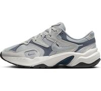 Nike Al8 Damenschuh, Calzado Mujer, Wolf Grey Metallic Silver Light Carbon, 38.5 EU
