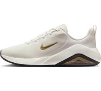 Nike Bella 7 Workout-Schuh für Damen, Zapato de Entrenamiento Mujeres, Phantommtlcgold Black Sail, 40.5 EU