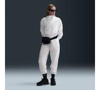 Nike Classic Wovens Jogger de ajuste holgado y talle medio con protección UV - Mujer - Blanco S (EU 36-38)